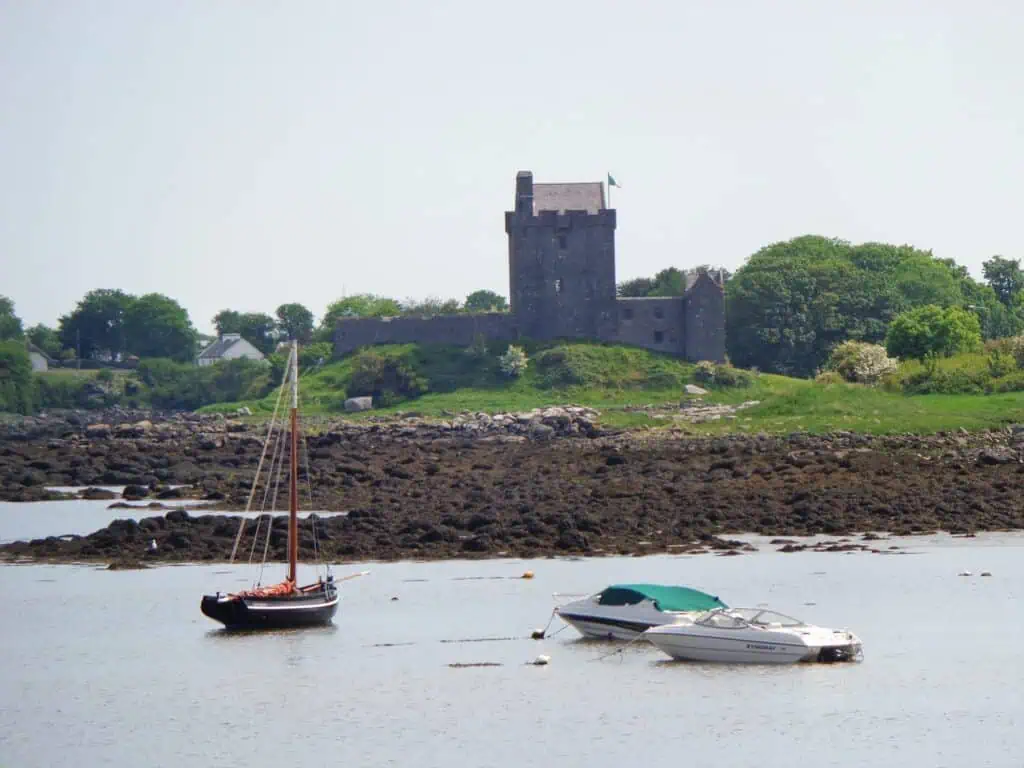 5 Day Ireland Itinerary for First-Time Visitors Without a Car 18 Kinvara Fishing Village Ireland, paddywagon tours cliffs of moher