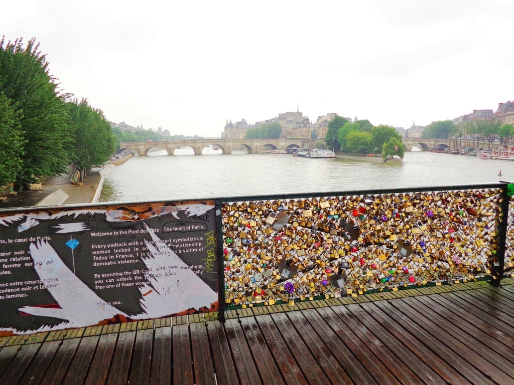 25 of the Best Things to Do in Paris That (Mostly) Won't Break the Bank 26 Paris Love Locks, what to do in Paris France in 3 days