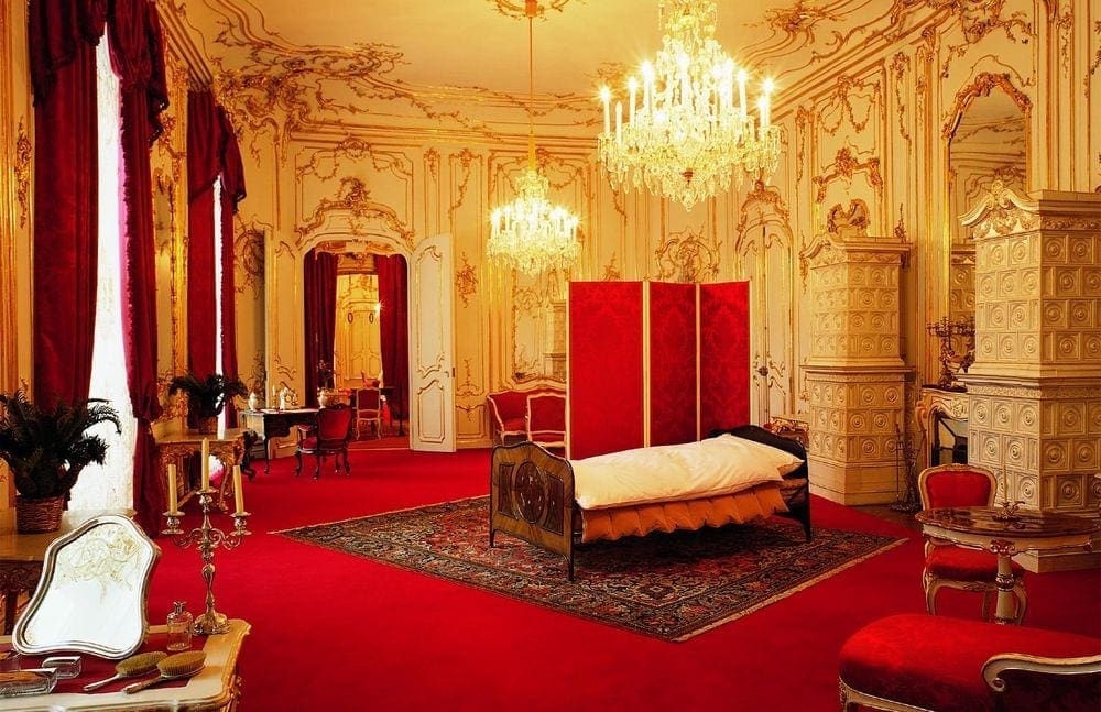 2-Day Vienna Itinerary: How to Spend a Weekend in Austria's Capital + Map 5 imperial apartments at the hofburg palace in vienna