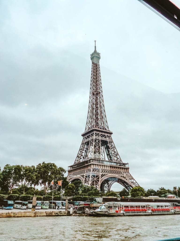 25 of the Best Things to Do in Paris That (Mostly) Won't Break the Bank 40 Seine River Cruise Eiffel Tower, What To Do in Paris in 3 Days