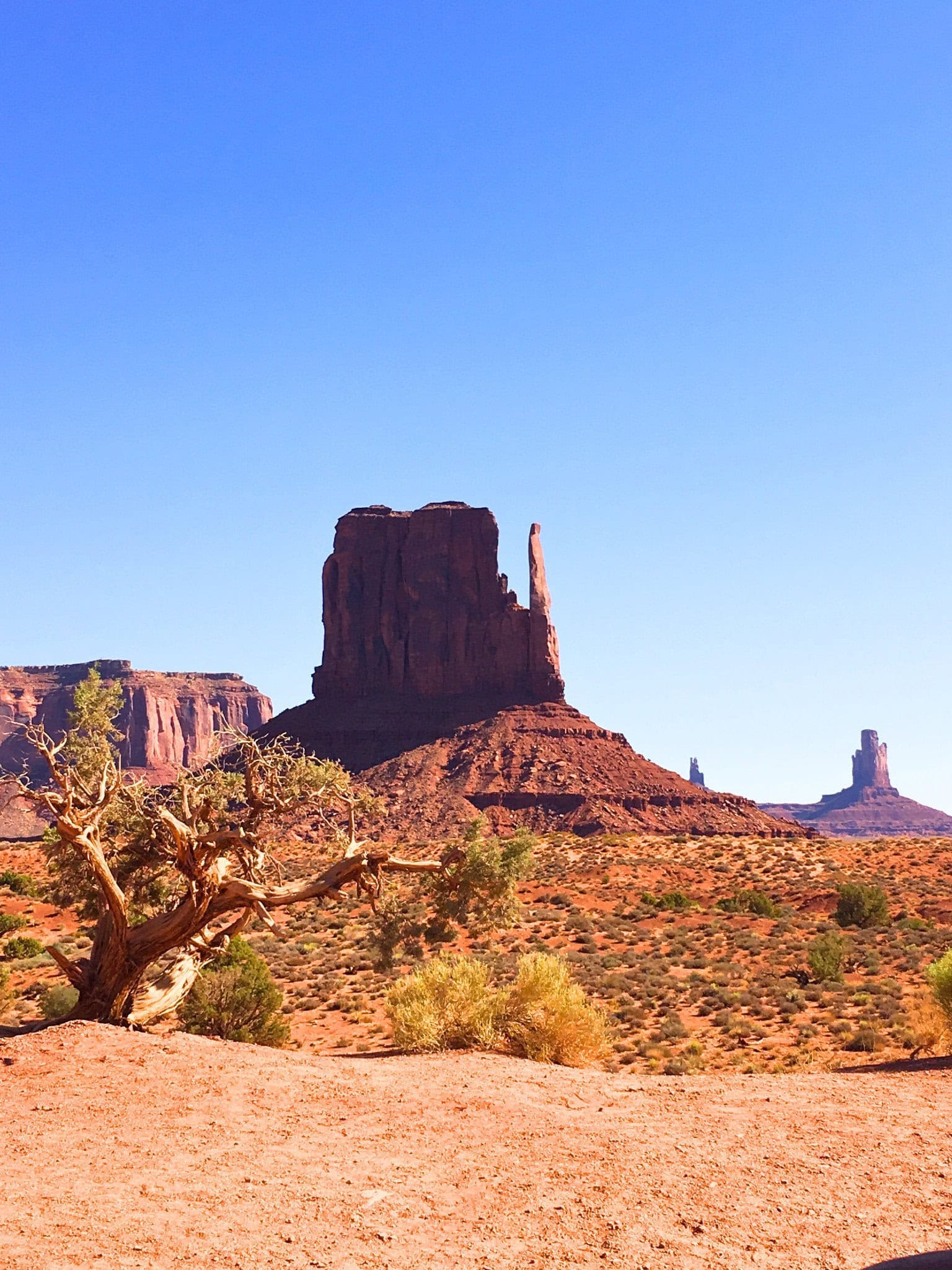 How to Plan an American Southwest National Parks Road Trip (for Non-Hikers) 17 monument valley merrick buttes arizona