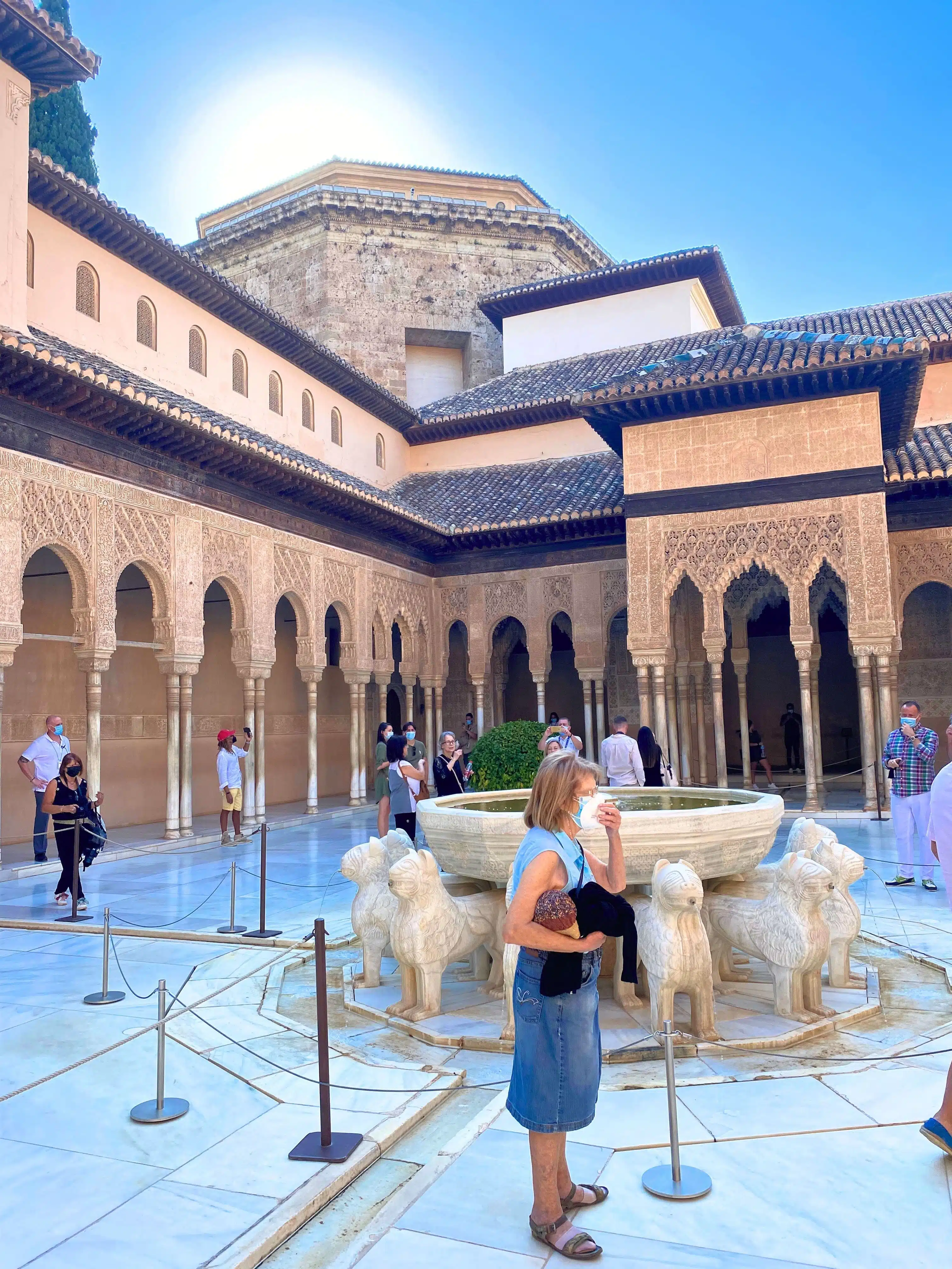 Is Granada, Spain, Worth Visiting? Yes, Here's How I Took a Day Trip 32 people court lions nasrid palaces alhambra granada