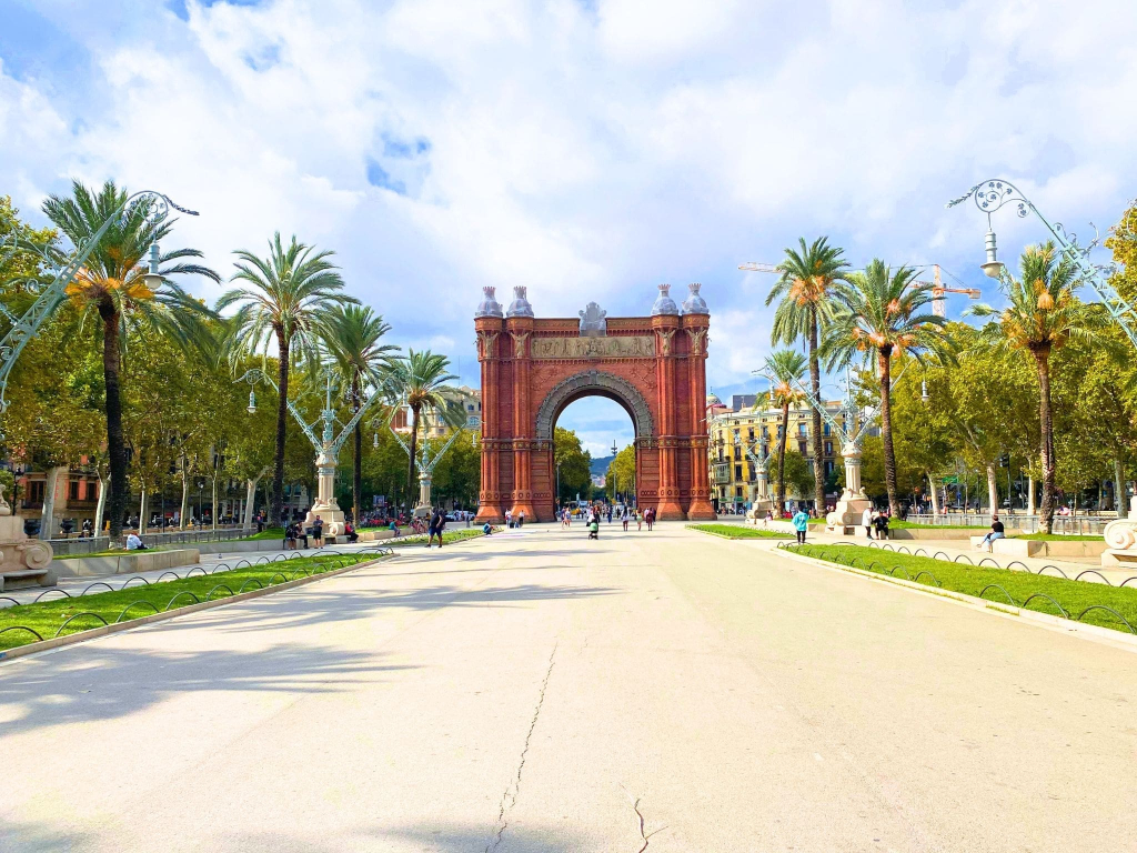 How to Spend 3 Days in Barcelona: A First-Timer's Travel Itinerary 35 arc de triomf ciutadella park barcelona