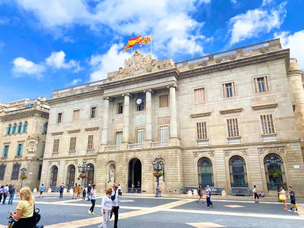 How to Spend 3 Days in Barcelona: A First-Timer's Travel Itinerary 33 barcelona city hall placa sant jaume