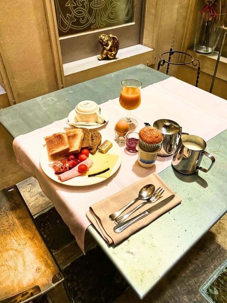 How to Spend 3 Days in Barcelona: A First-Timer's Travel Itinerary 78 breakfast spread circa 1905 hotel