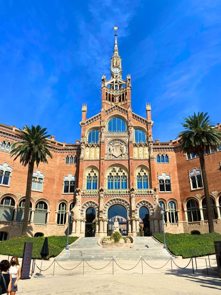 How to Spend 3 Days in Barcelona: A First-Timer's Travel Itinerary 64 exterior sant pau recinte modernista barcelona