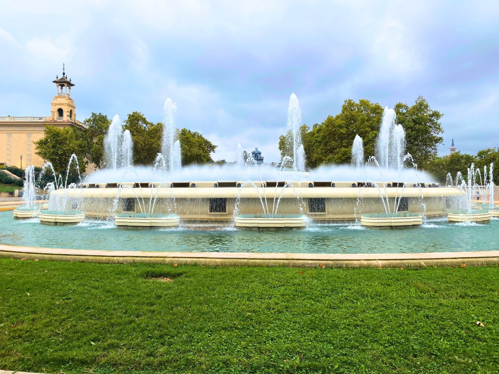 How to Spend 3 Days in Barcelona: A First-Timer's Travel Itinerary 67 magic fountain montjuic barcelona