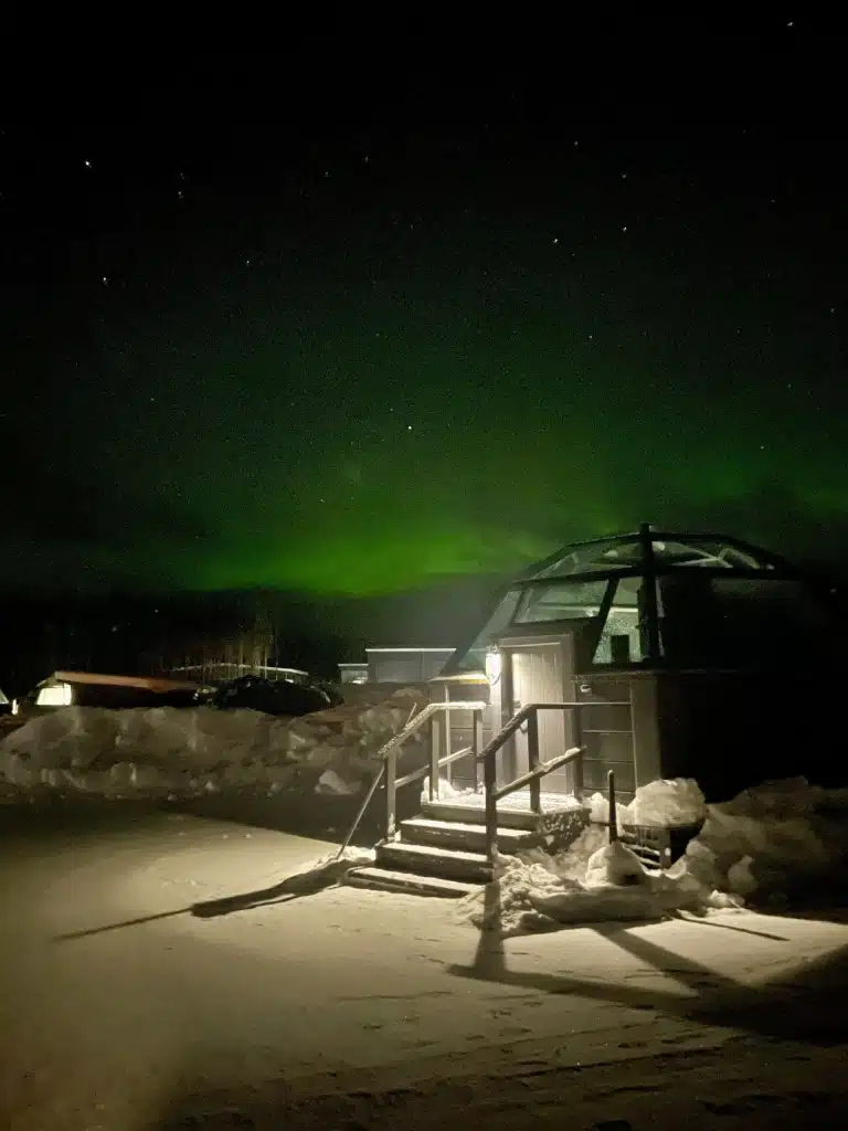 Guide to Spotting the Aurora Borealis in Rovaniemi, Finland 11 northern lights glass igloo arctic snowhotel lapland finland